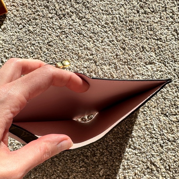 Louis Vuitton Wallet - Picture 6 of 11